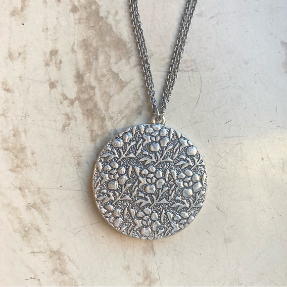 Baked Beads Red Floral Necklace - Picture 2 of 3